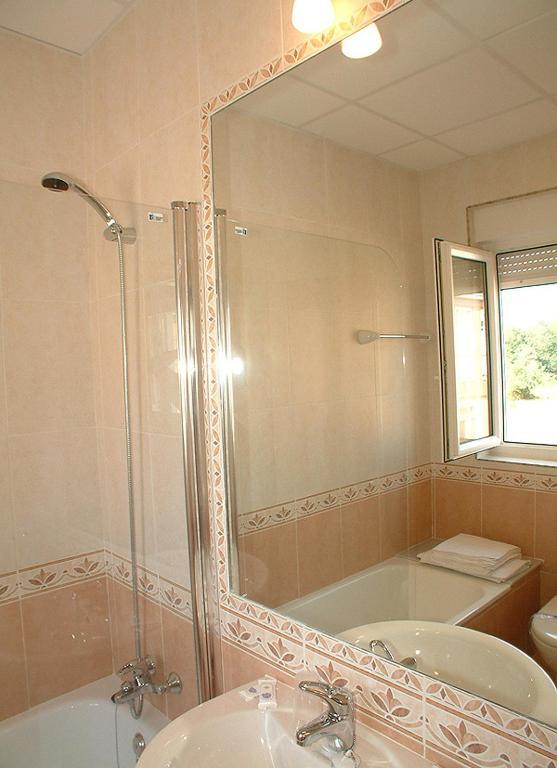Hotel La Guindal Arriondas Pokoj fotografie